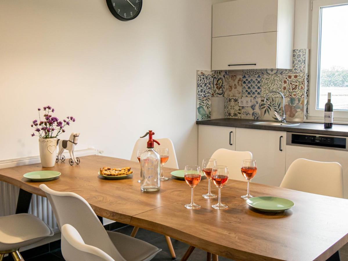 Ugo Apartman Halászi Extérieur photo